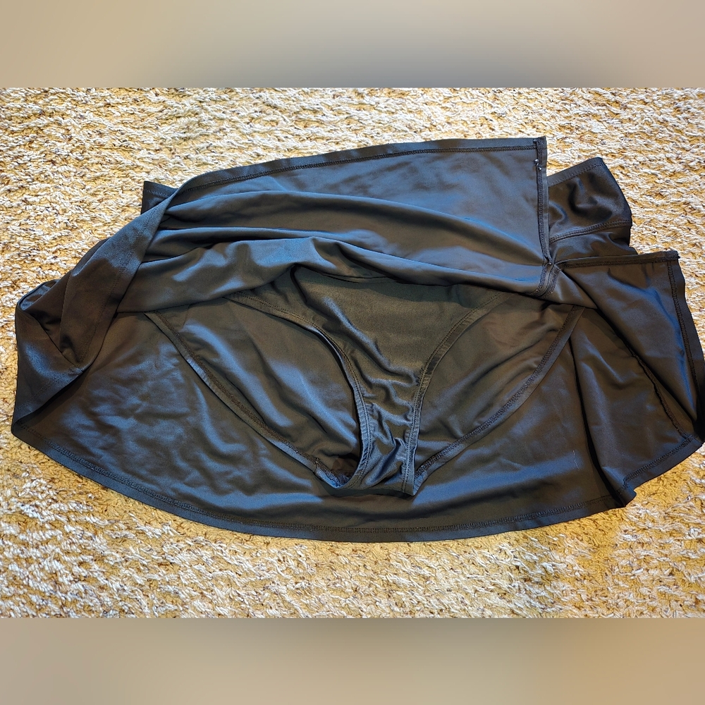 Ava & Viv Classic Black Swim Skort, Size 20W, Black, Perfect Shape - Picture 7 of 8